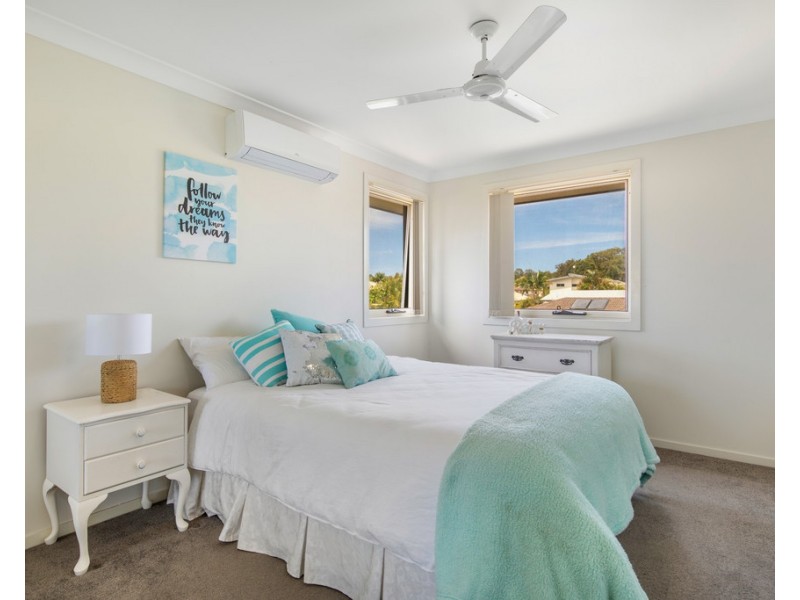 6 Pebbly Creek Crescent, Little Mountain QLD 4551