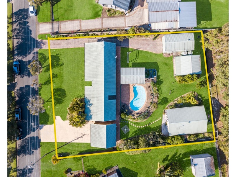 4 Ironbark Road, Little Mountain QLD 4551