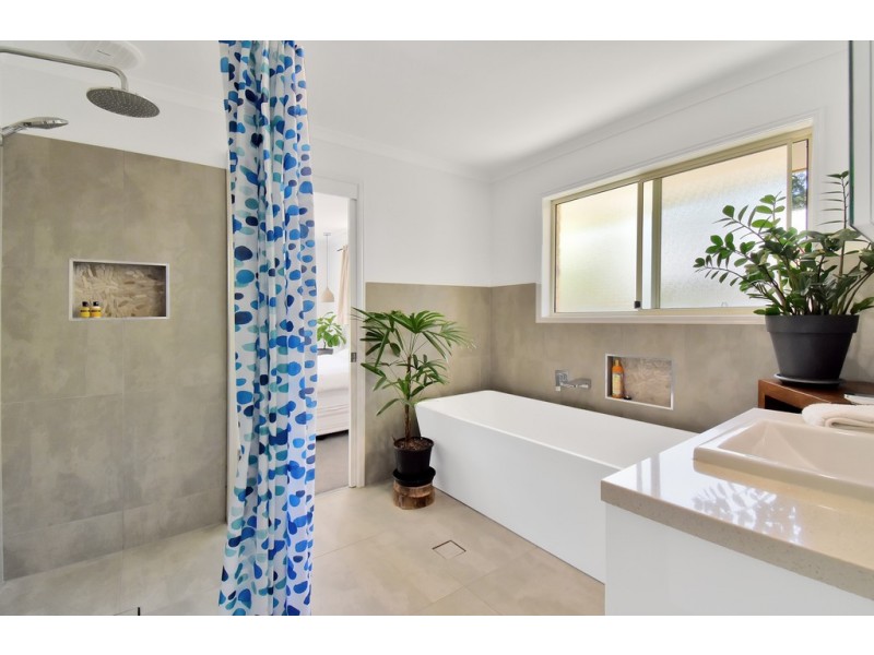 7 Pinanga Place, Little Mountain QLD 4551