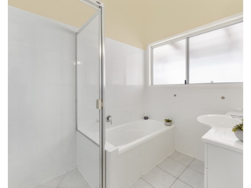 5 Applegum Drive, Little Mountain QLD 4551