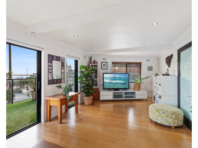 36 Esplanade Headland, Kings Beach QLD 4551