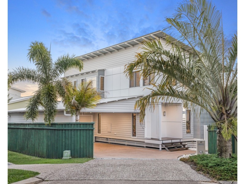 37 Dicky Beach Close, Dicky Beach QLD 4551