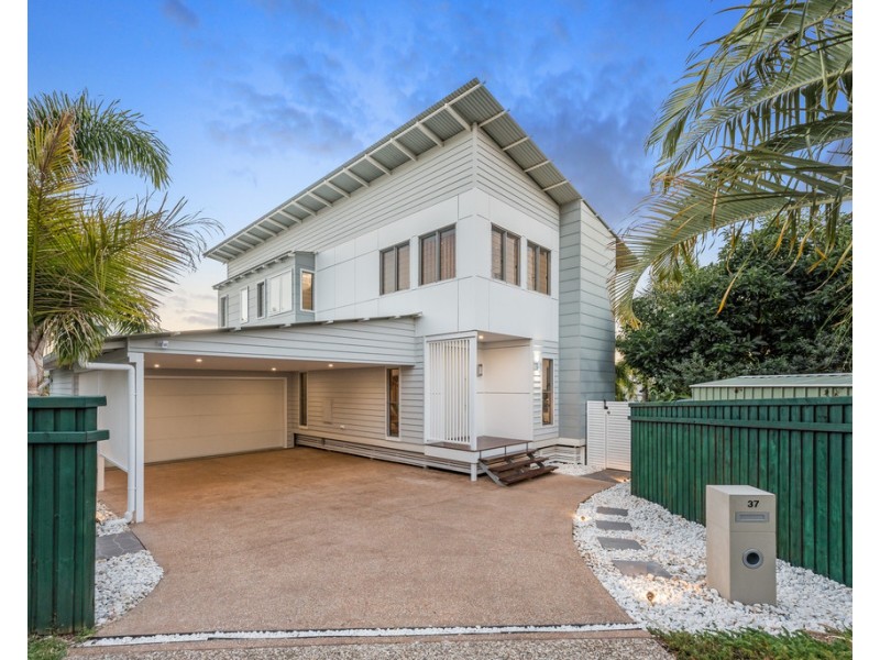 37 Dicky Beach Close, Dicky Beach QLD 4551