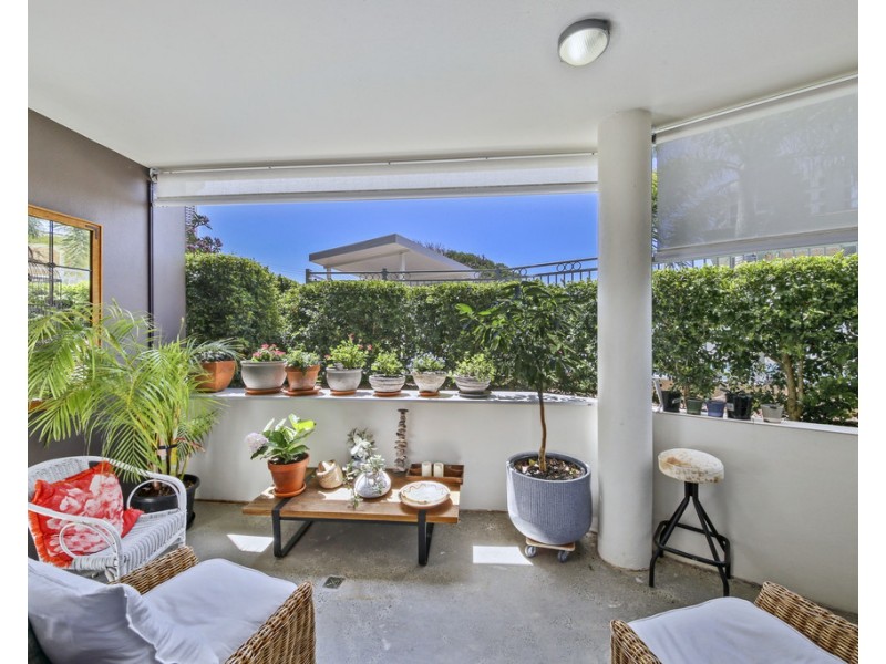 2/93 Landsborough Parade, Golden Beach QLD 4551