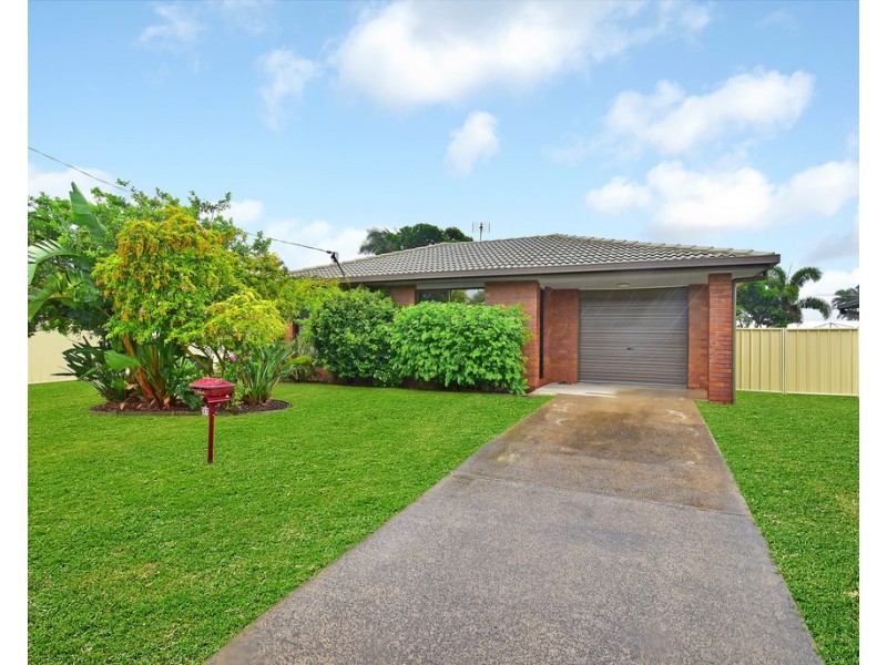 37 Lapoinya Crescent, Warana QLD 4575