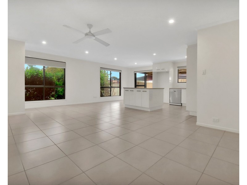 37 Lapoinya Crescent, Warana QLD 4575