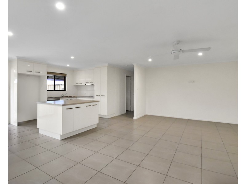 37 Lapoinya Crescent, Warana QLD 4575