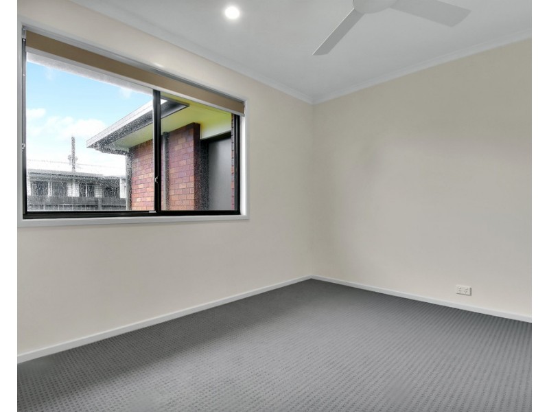 37 Lapoinya Crescent, Warana QLD 4575