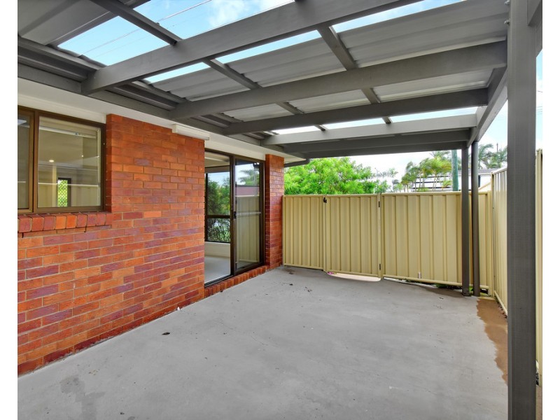 37 Lapoinya Crescent, Warana QLD 4575