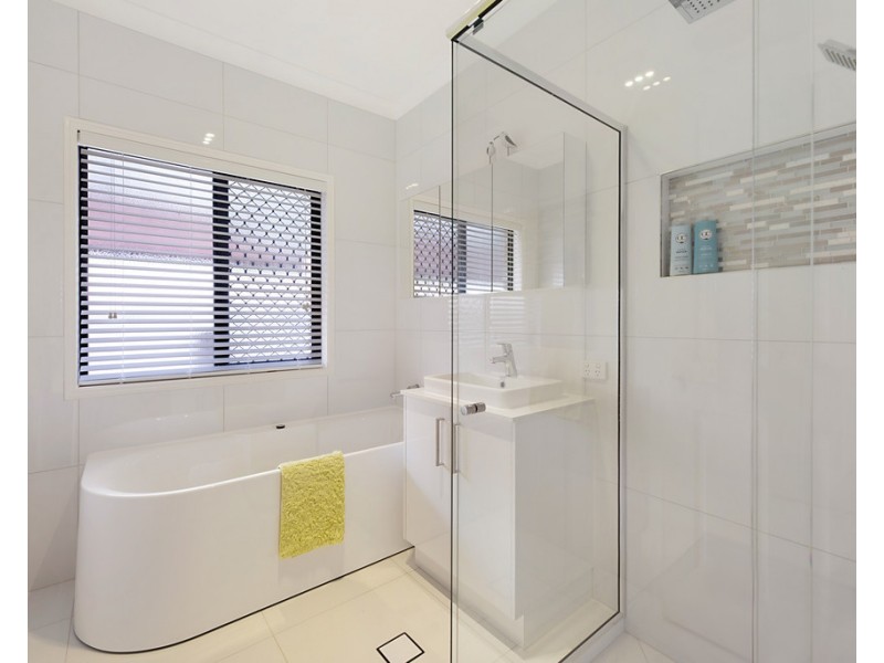 8 Investigator Place, Pelican Waters QLD 4551