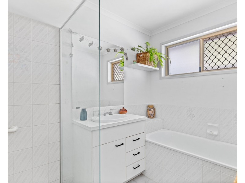 17 Tudor Court, Beerwah QLD 4519