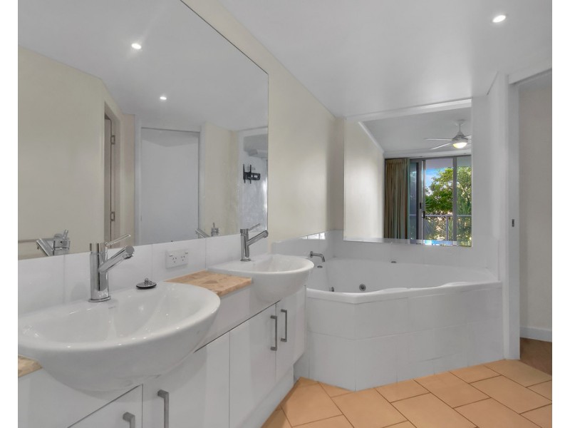 208/42 Queen Street, Kings Beach QLD 4551