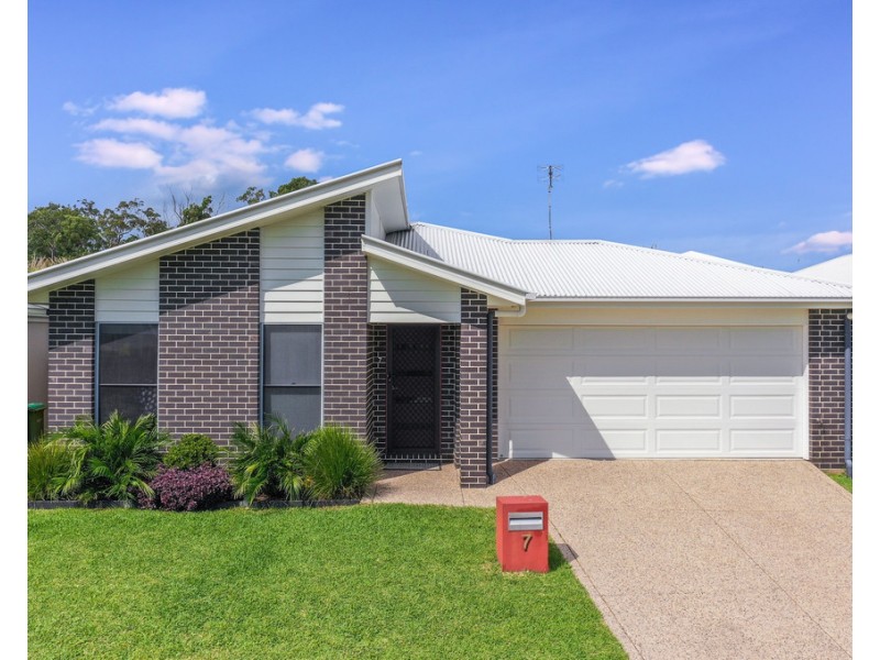 7 Parkview Drive, Little Mountain QLD 4551