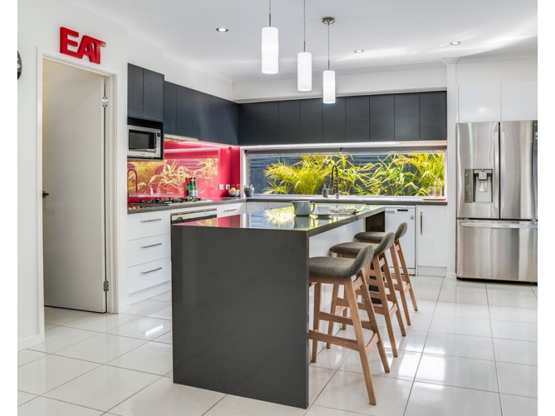 7 Parkview Drive, Little Mountain QLD 4551