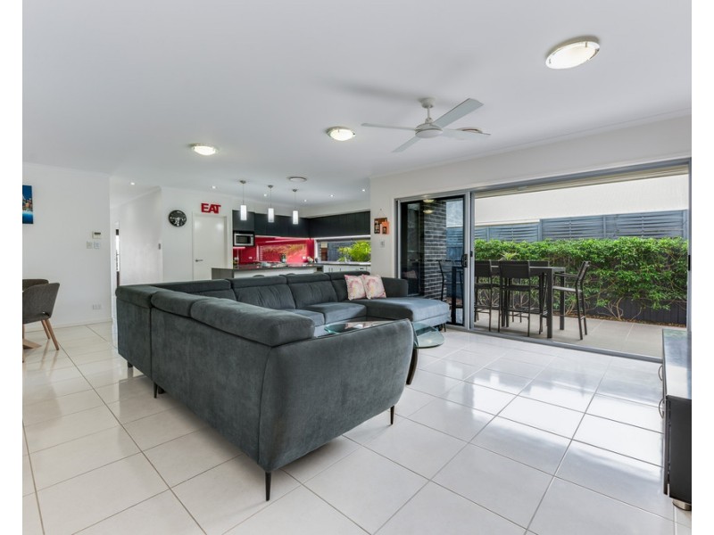 7 Parkview Drive, Little Mountain QLD 4551