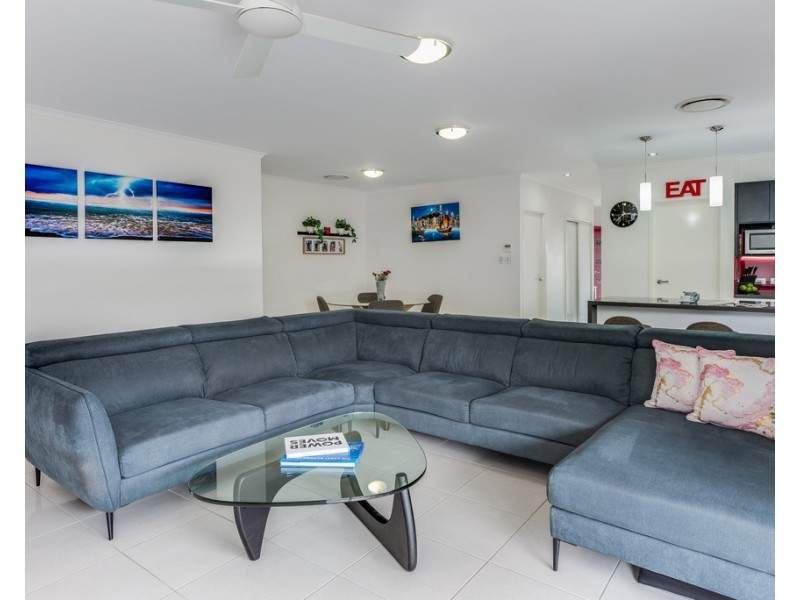 7 Parkview Drive, Little Mountain QLD 4551