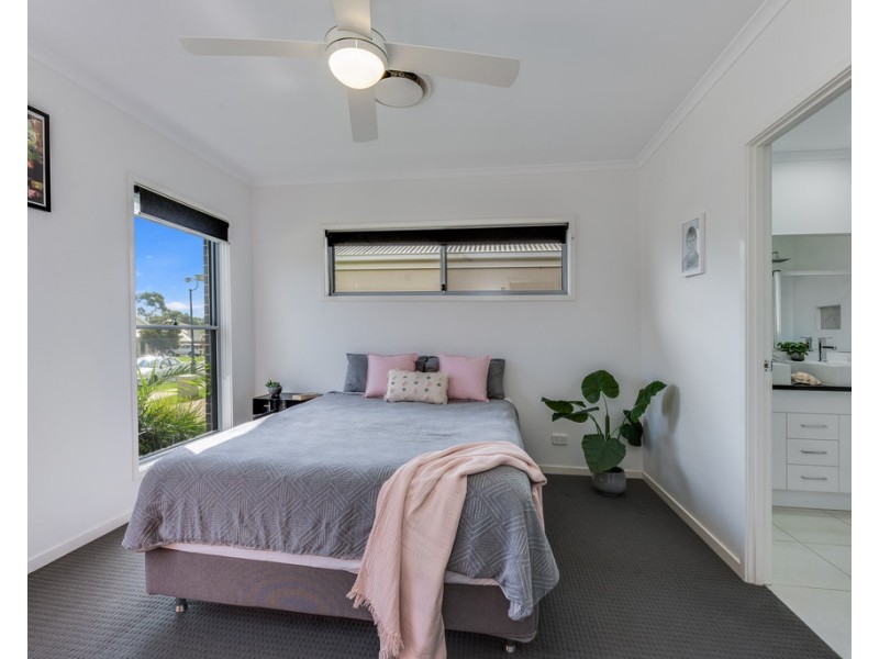 7 Parkview Drive, Little Mountain QLD 4551