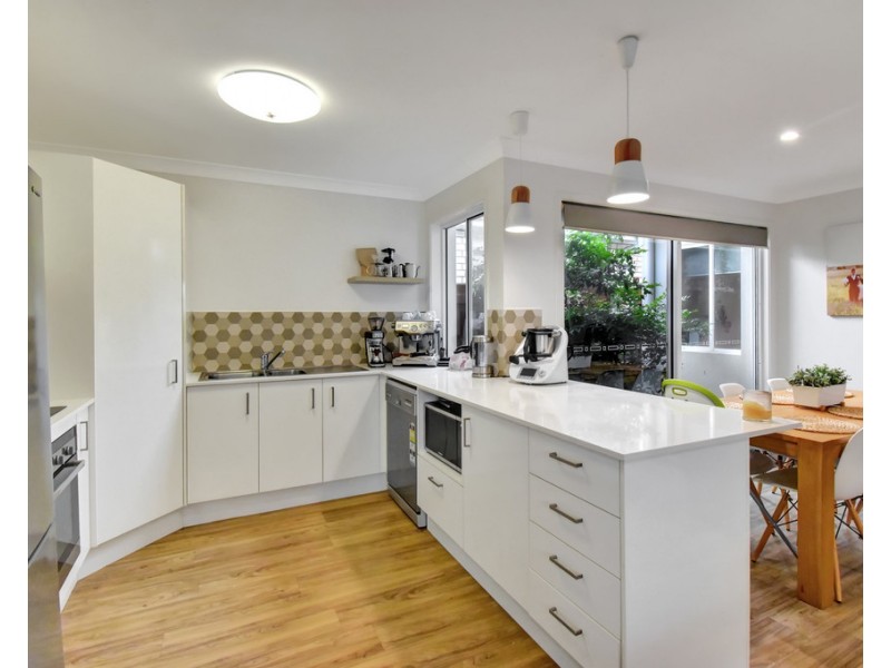 14 Vincent Avenue, Sippy Downs QLD 4556