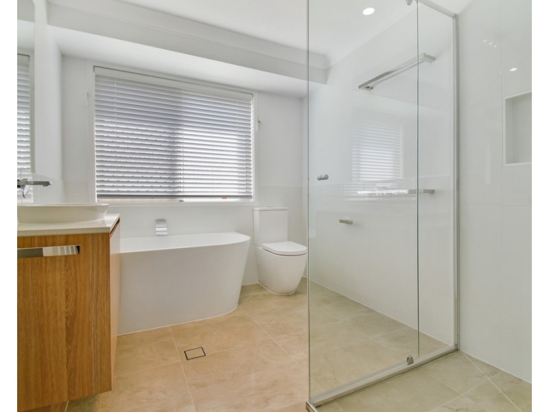 35 Investigator Place, Pelican Waters QLD 4551