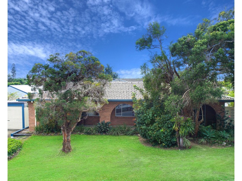 84 Coonowrin  Street, Battery Hill QLD 4551