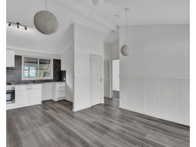 100 Landsborough Pde, Golden Beach QLD 4551