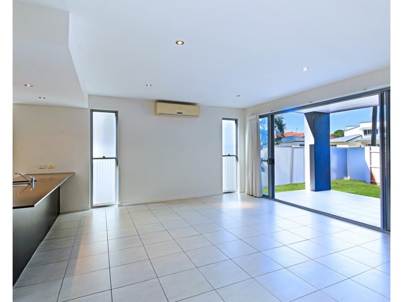 Unit 2/45 Kennedy Parade, Golden Beach QLD 4551