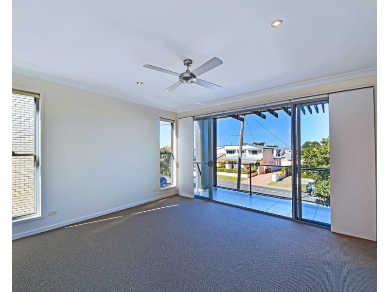 Unit 2/45 Kennedy Parade, Golden Beach QLD 4551