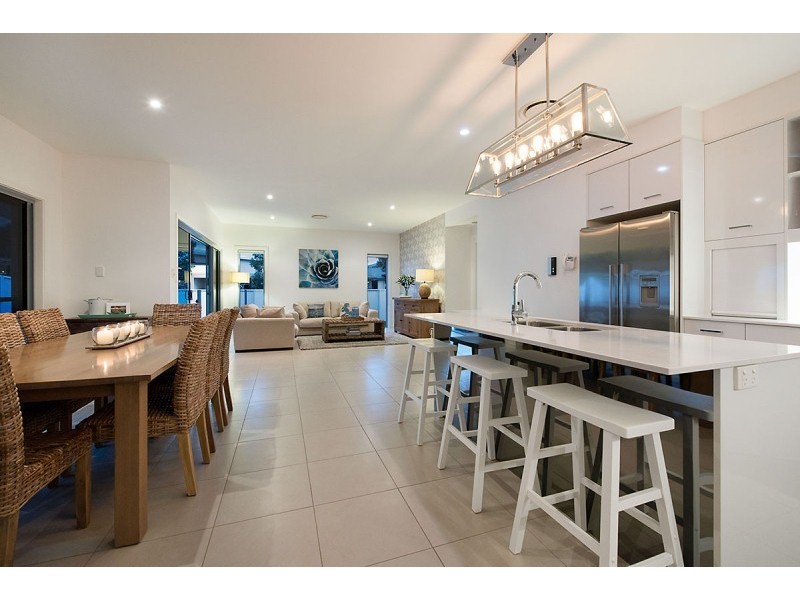 2 La Rita Court, Pelican Waters QLD 4551