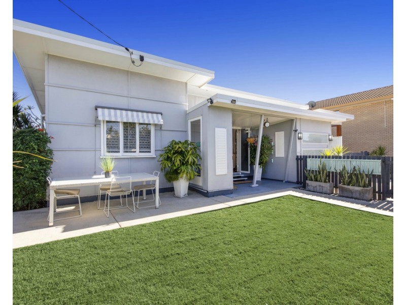 1/96 Landsborough Parade, Golden Beach QLD 4551