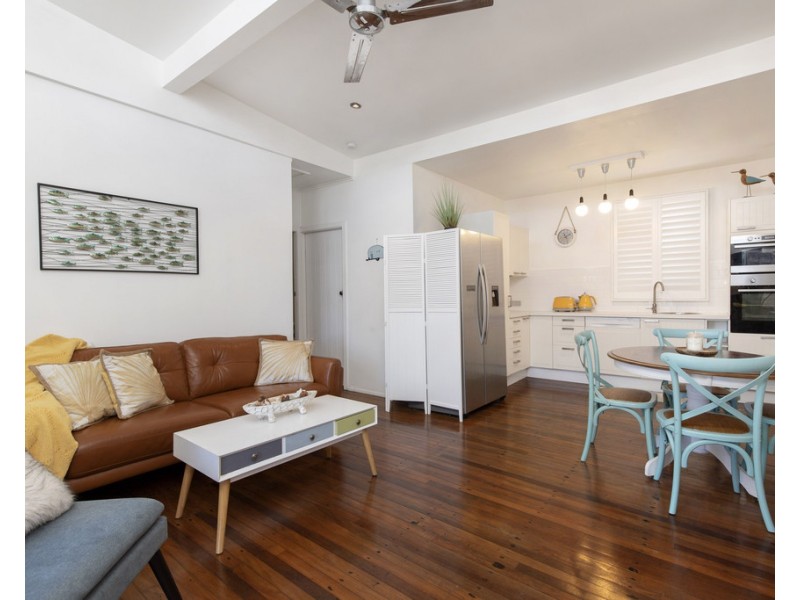 1/96 Landsborough Parade, Golden Beach QLD 4551