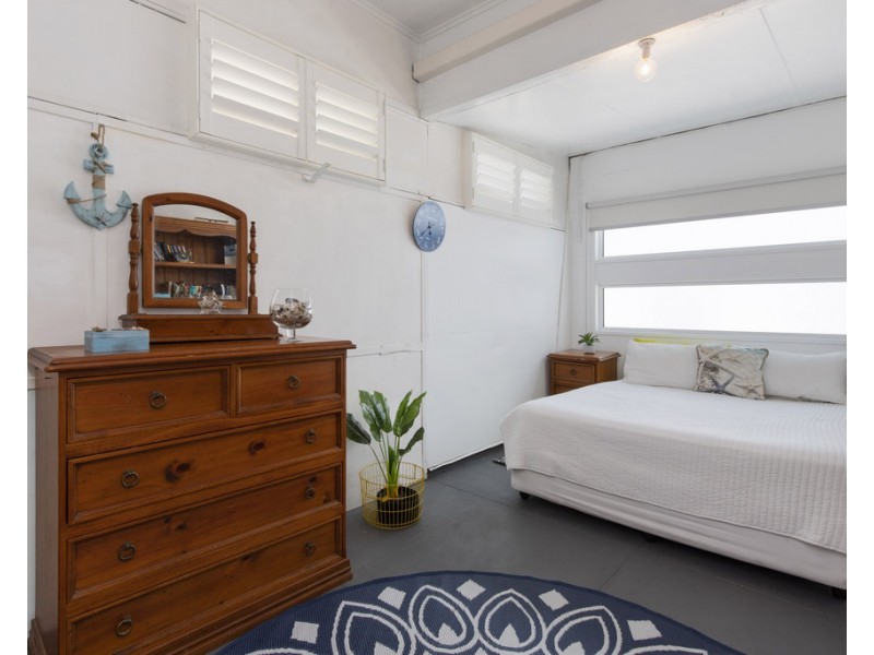 1/96 Landsborough Parade, Golden Beach QLD 4551