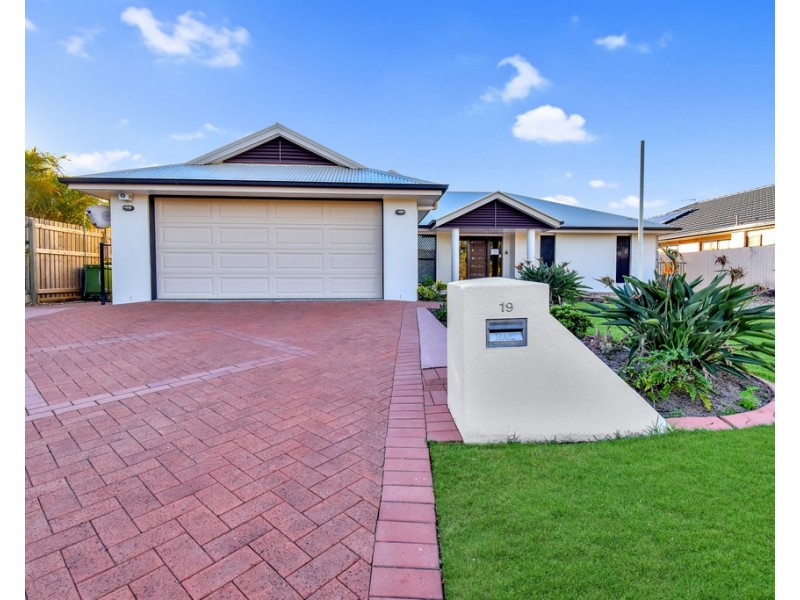 19 Firefly Street, Pelican Waters QLD 4551
