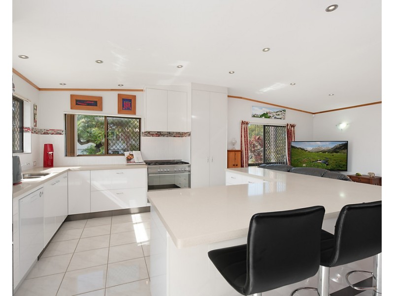 4 Ulm Street, Dicky Beach QLD 4551