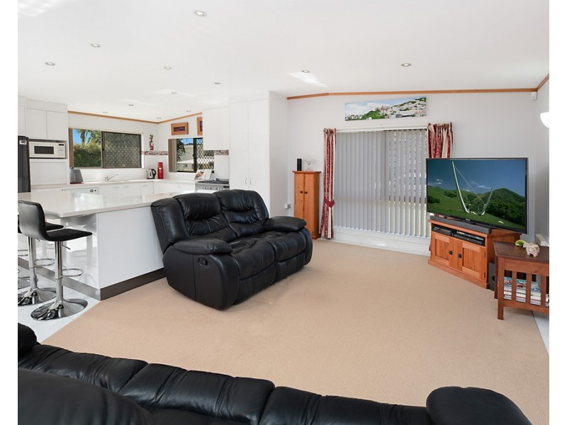 4 Ulm Street, Dicky Beach QLD 4551