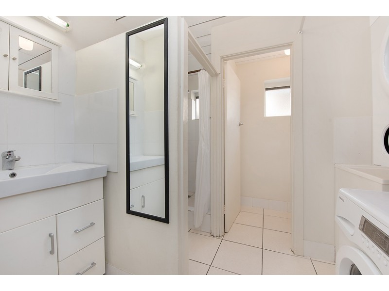 Unit 2/1 Warne Terrace, Kings Beach QLD 4551