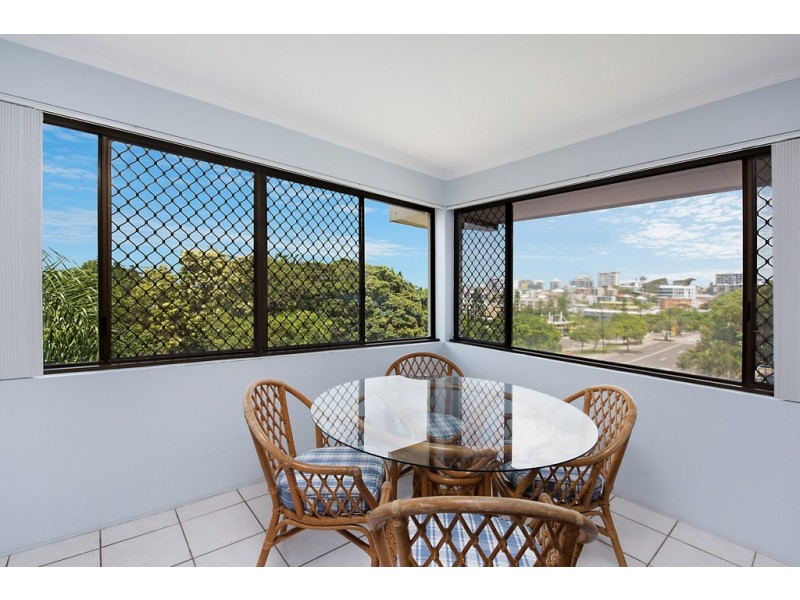 Unit 8/33A Burgess Street, Kings Beach QLD 4551