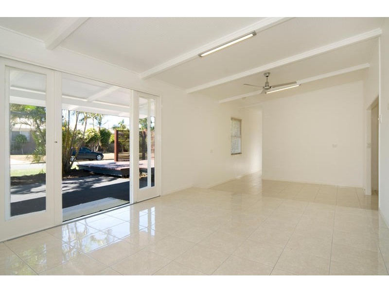 10 Monash Street, Golden Beach QLD 4551