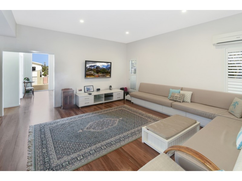 1 Cooroora Street, Dicky Beach QLD 4551