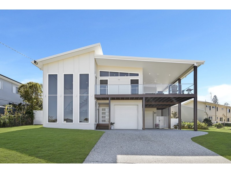 1 Cooroora Street, Dicky Beach QLD 4551