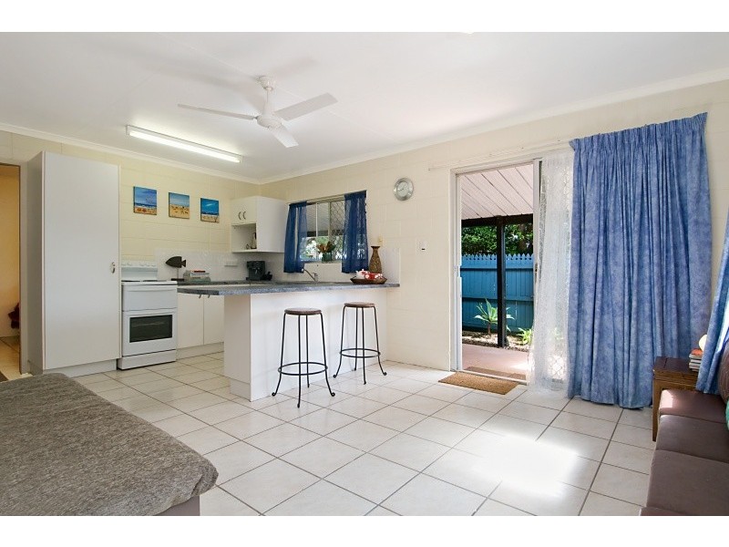 1 and 2/24 Birubi Street, Currimundi QLD 4551