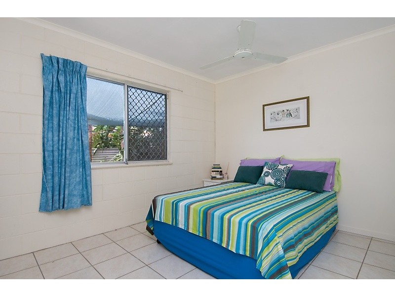 1 and 2/24 Birubi Street, Currimundi QLD 4551