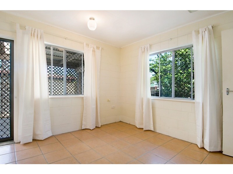 1 and 2/24 Birubi Street, Currimundi QLD 4551