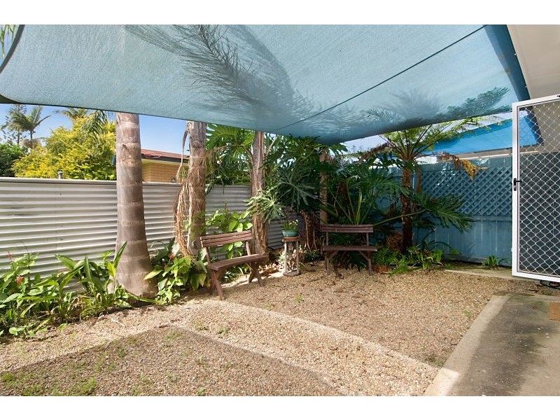 1 and 2/24 Birubi Street, Currimundi QLD 4551