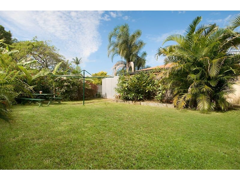 1 and 2/24 Birubi Street, Currimundi QLD 4551