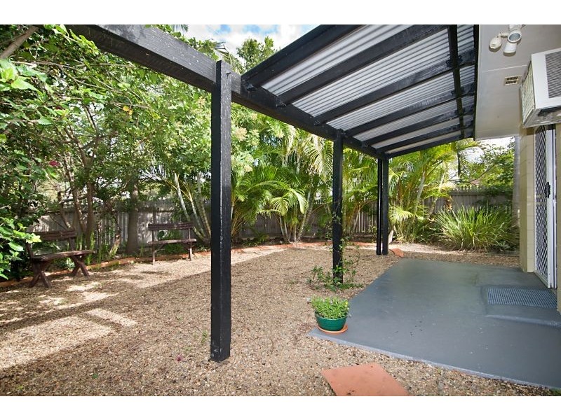 1 and 2/24 Birubi Street, Currimundi QLD 4551