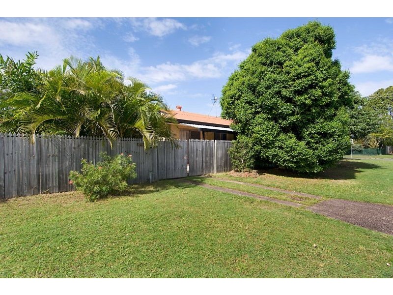 1 and 2/24 Birubi Street, Currimundi QLD 4551