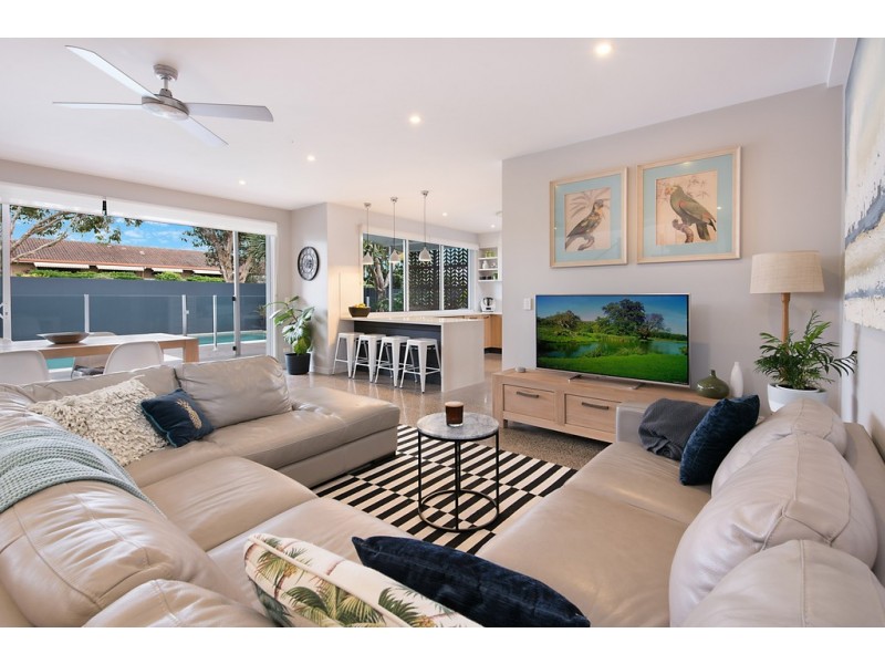 26 Bell Street, Dicky Beach QLD 4551