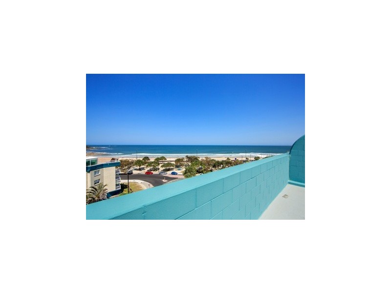Unit 15 ‘Capeview’ 28 Orvieto Terrace, Kings Beach QLD 4551