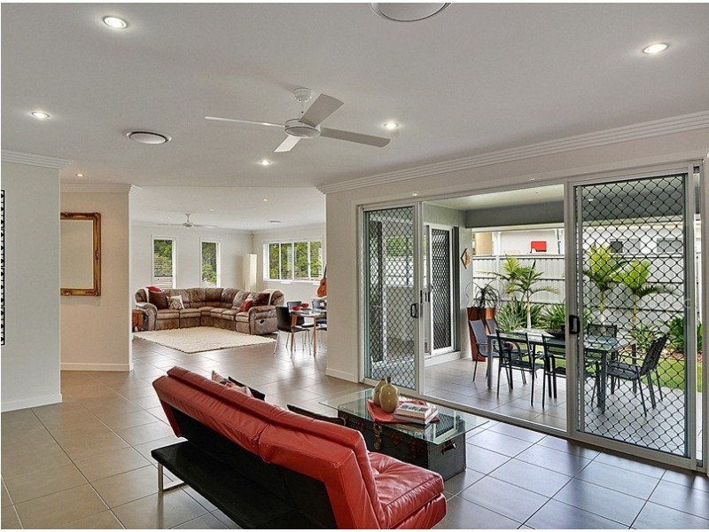 33 The Dales Crescent, Little Mountain QLD 4551