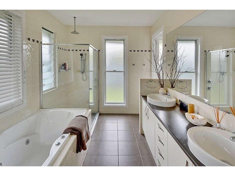 33 The Dales Crescent, Little Mountain QLD 4551